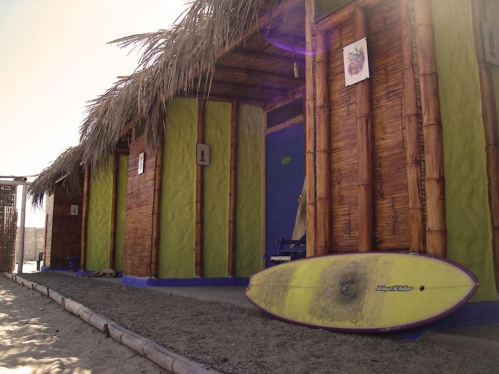 Psygon Surf Camp Vandrarhem Máncora Exteriör bild