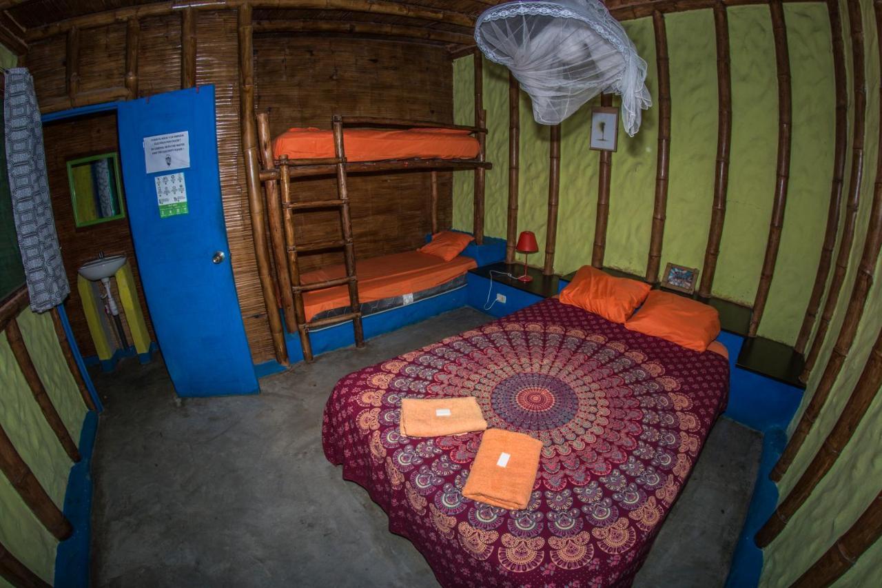 Psygon Surf Camp Vandrarhem Máncora Exteriör bild